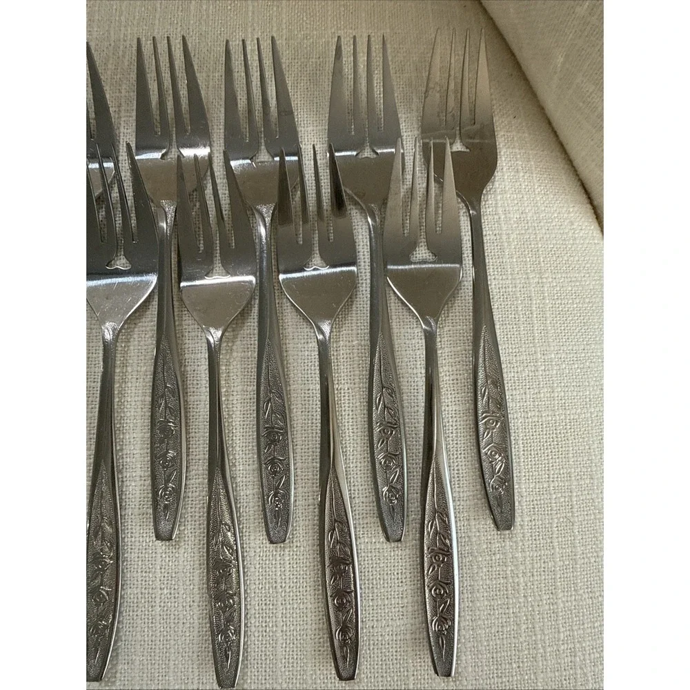 21 Customcraft CUS1 Stainless Textured Floral Rose SALAD FORKS Flatware 6‎ 1/8